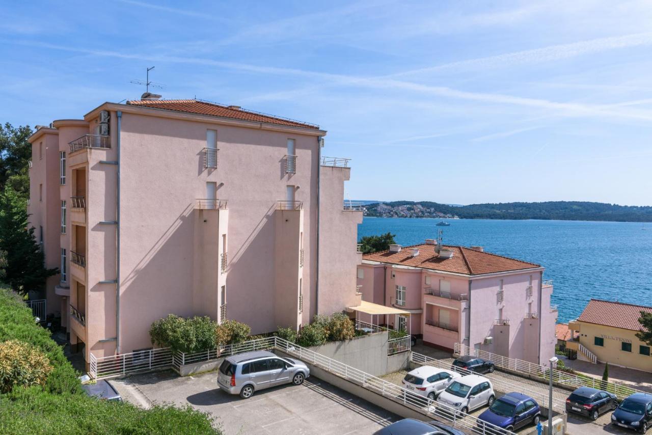Apartment Marijana Трогир Екстериор снимка